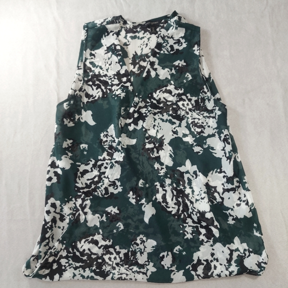 Banana Republic sleeveless floral print semi sheer v-neck top, medium